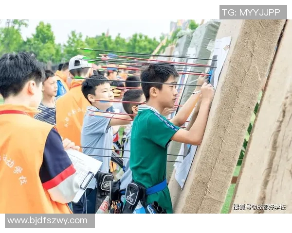 成都街舞队在世界攀岩锦标赛中的精彩表现与比赛经验分析 成都街舞队在世界攀岩锦标赛中的精彩表现与比赛经验分析